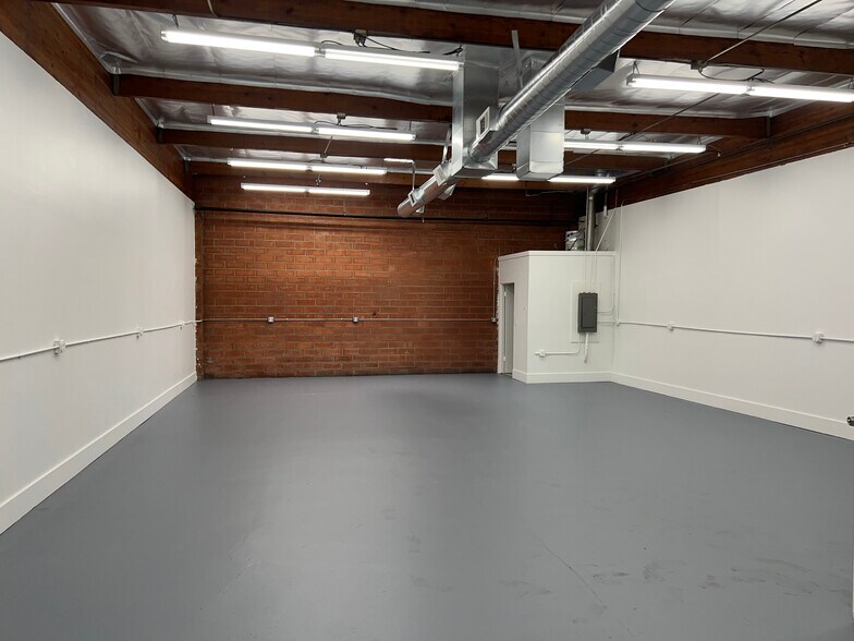 7411 Laurel Canyon Blvd, North Hollywood, CA à louer - Photo de l’immeuble – Image 2 sur 5
