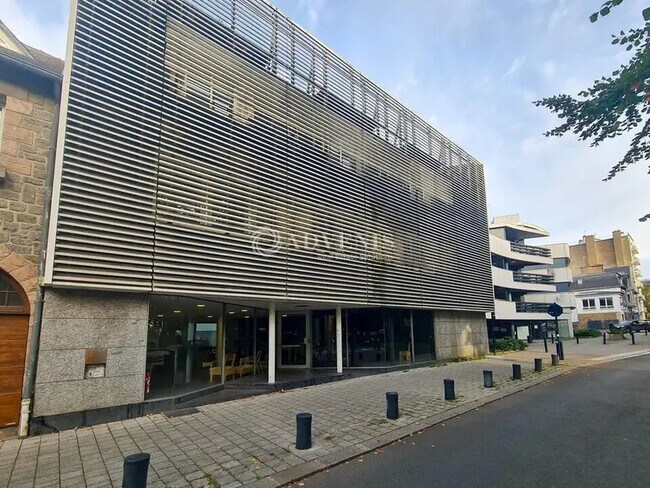 Plus de détails pour Bureau à vendre