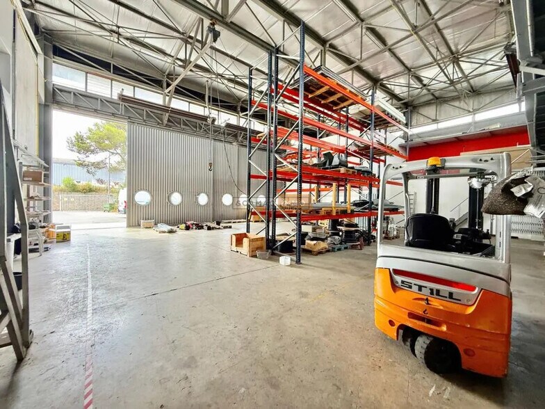Industriel/Logistique dans Saint-Raphaël à louer - Photo de l’immeuble – Image 3 sur 13