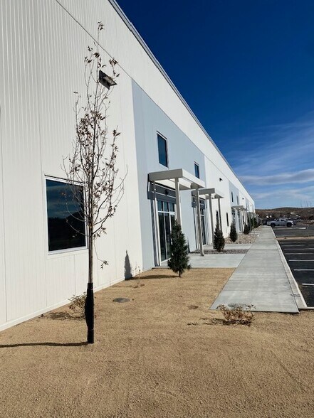 425 Western Rd, Reno, NV à louer - Photo de l’immeuble – Image 2 sur 2