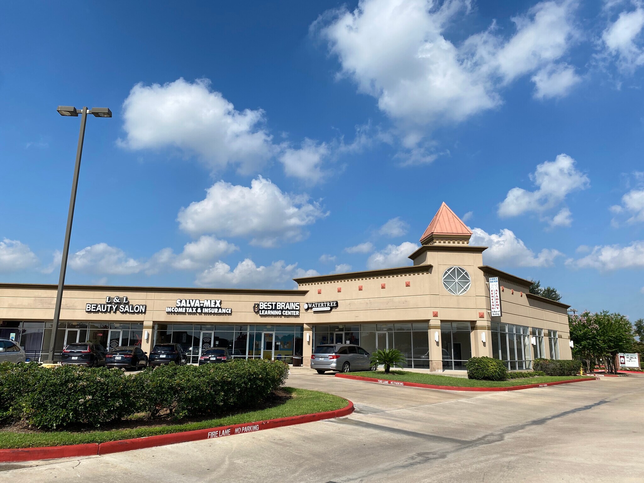 11102 S Hwy 6, Sugar Land, TX à louer Photo de l’immeuble– Image 1 sur 2
