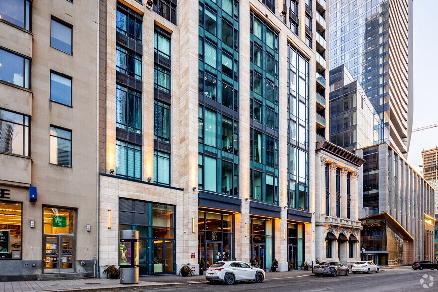 622 Rue Saint-Jacques, Montréal, QC à vendre - Photo de l’immeuble – Image 3 sur 5