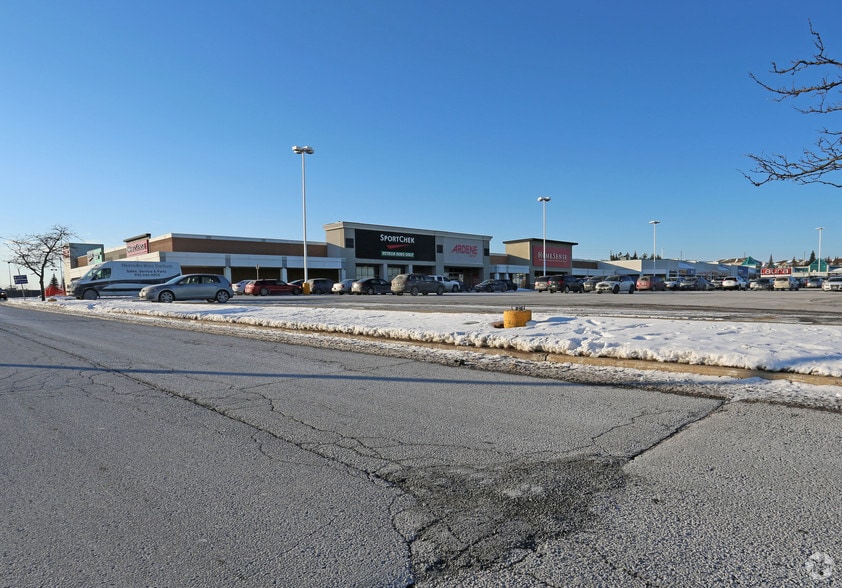 30-190 Kingston Rd E, Ajax, ON à louer - Photo principale – Image 2 sur 12