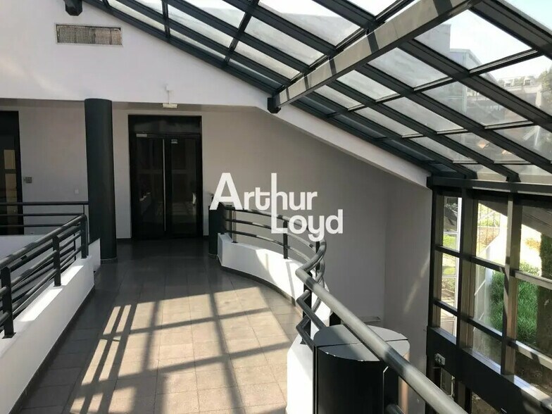 Bureau dans SOPHIA ANTIPOLIS à louer - Photo de l’immeuble – Image 2 sur 7