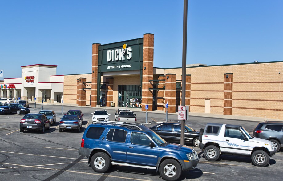 309 E Coliseum Blvd, Fort Wayne, IN à louer - Photo de l’immeuble – Image 1 sur 9