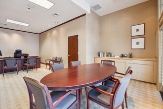 499 University Ave, Palo Alto, CA à louer Photo intérieure– Image 2 sur 13