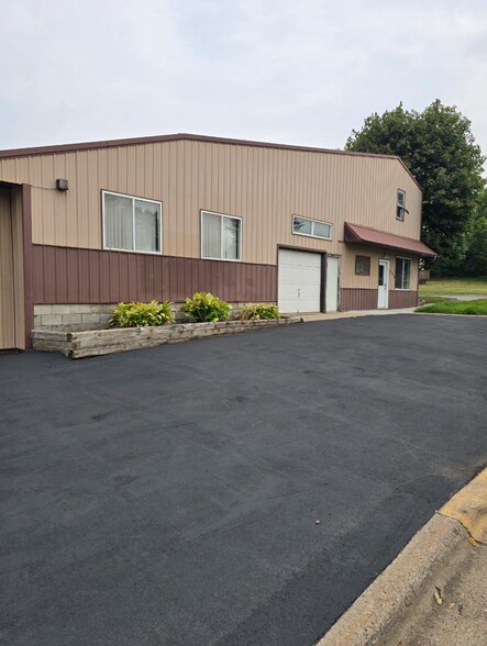 545 Broadway Ave, Saint Paul Park, MN à louer - Photo de l’immeuble – Image 1 sur 1