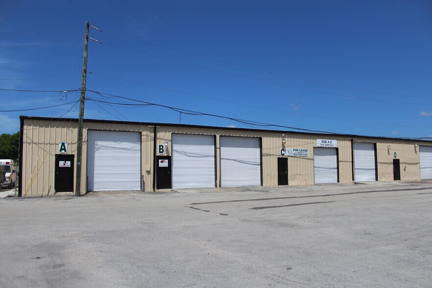 920 E 124th Ave, Tampa, FL à louer - Photo de l’immeuble – Image 3 sur 6