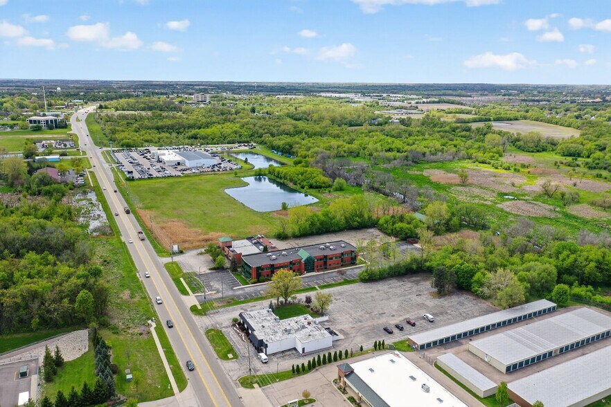 213 Front St, McHenry, IL à louer - Photo de l’immeuble – Image 2 sur 22