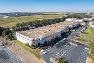 560 Atlanta S Pky, College Park, GA - VUE AÉRIENNE  vue de carte - Image1