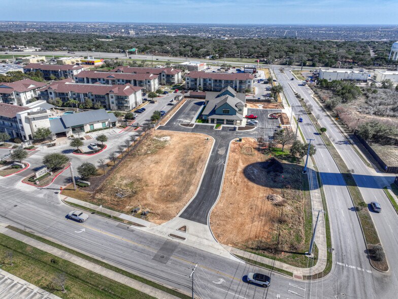 3355 Oak Run, New Braunfels, TX à vendre - Photo de l’immeuble – Image 3 sur 38