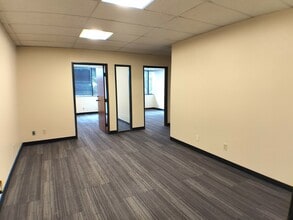 2000 N Central Expy, Plano, TX à louer Photo intérieure– Image 1 sur 4