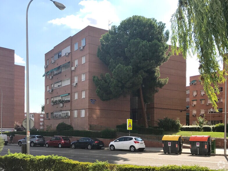 Calle Virgen de los Desamparados, 34, Madrid, Madrid à vendre - Photo de l’immeuble – Image 2 sur 3