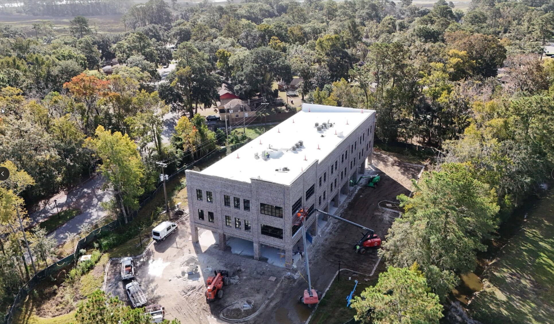 120 Riverview Dr, Savannah, GA à louer Photo principale– Image 1 sur 10