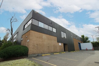 Plus de détails pour 129 Commercial St, Malden, MA - Industriel/Logistique à louer
