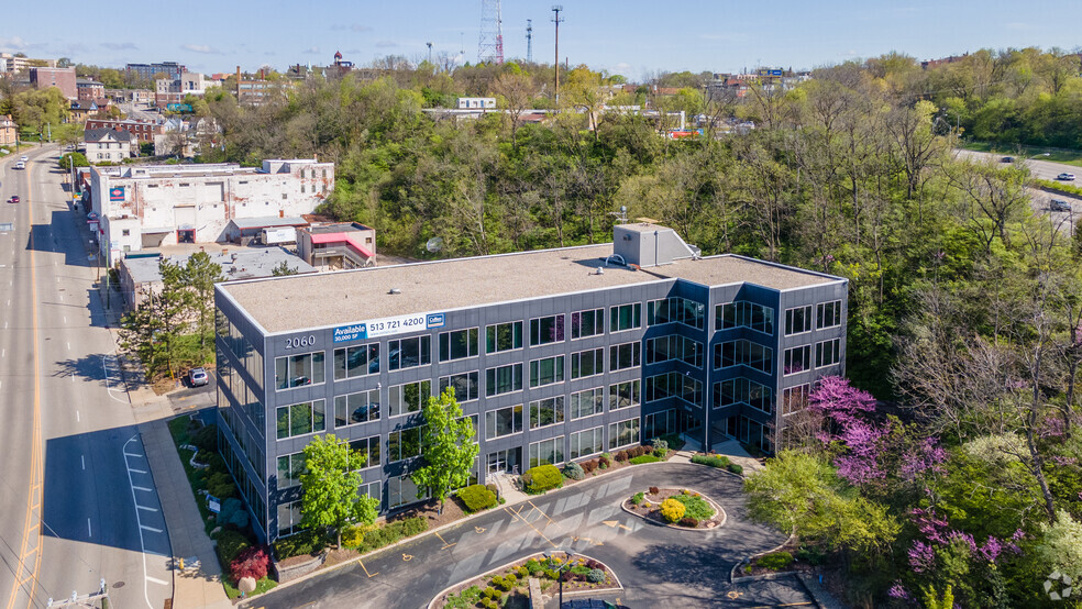 2060 Reading Rd, Cincinnati, OH à louer - Aérien – Image 2 sur 7