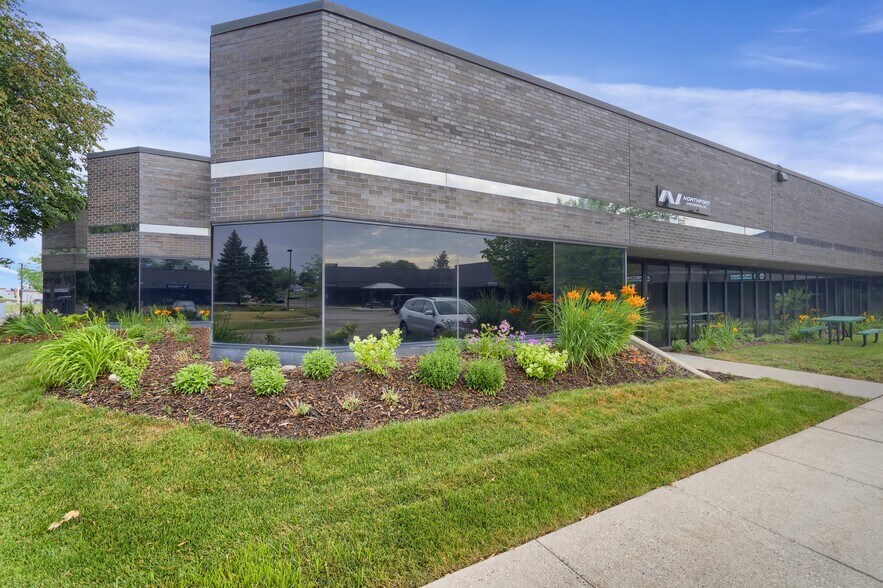 1355 Mendota Heights Rd, Mendota Heights, MN à louer - Photo de l’immeuble – Image 3 sur 6