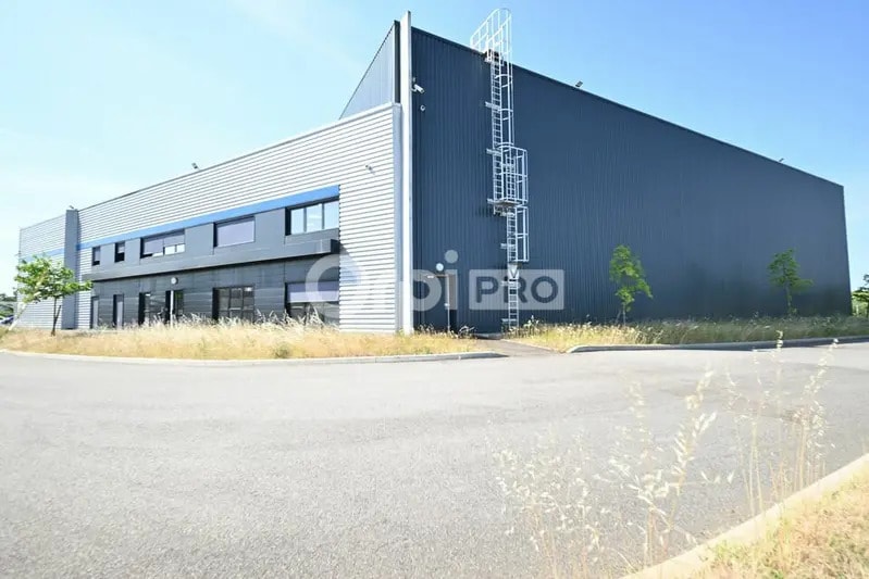 16 Rue Du Dauphiné, Corbas à louer - Photo de l’immeuble – Image 2 sur 12