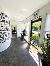 1086 W 3rd St, North Vancouver District, BC à louer Photo intérieure– Image 2 sur 4