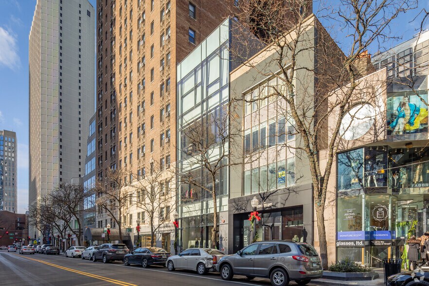 46 E Oak St, Chicago, IL à louer - Photo de l’immeuble – Image 3 sur 4