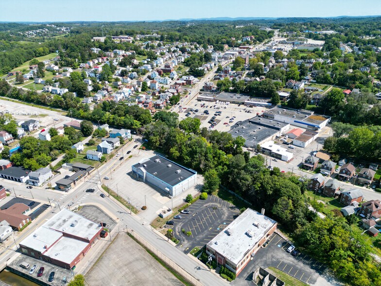 314 E Pittsburgh St, Greensburg, PA à vendre - Photo de l’immeuble – Image 3 sur 4