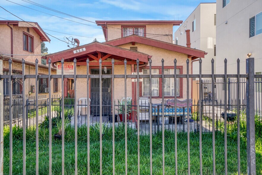 634 Adams Blvd, Los Angeles, CA à vendre - Photo de l’immeuble – Image 3 sur 16