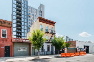 Plus de détails pour 19 Denton Pl, Brooklyn, NY - Logement à vendre