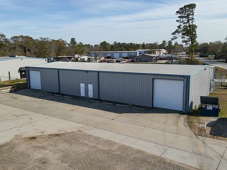 12003 FM 3083 Rd, Conroe, TX à louer - Photo de l’immeuble – Image 1 sur 14