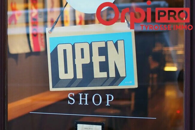 Plus de détails pour Local commercial à louer