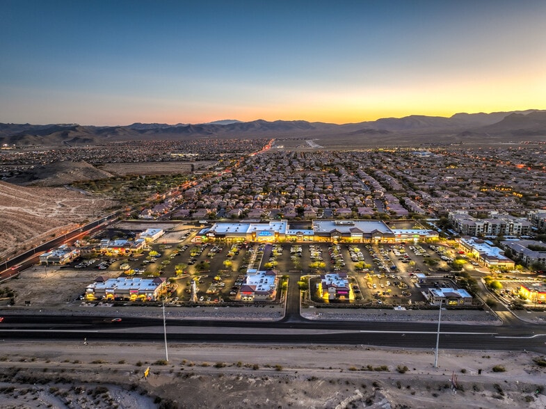 7955-7995 Blue Diamond Rd, Las Vegas, NV à louer - Aérien – Image 2 sur 5