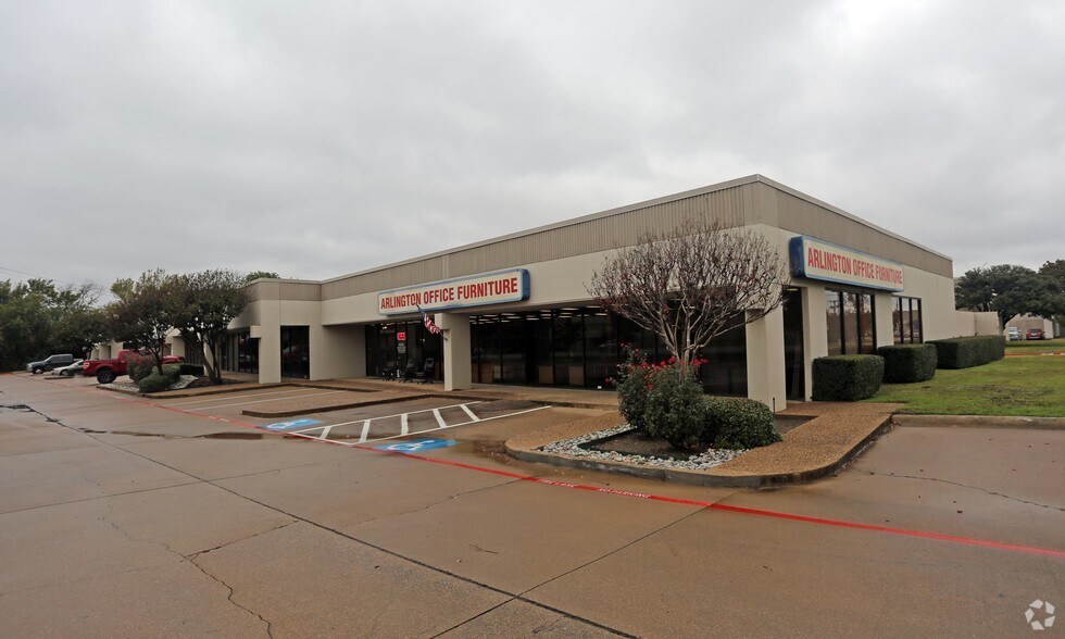 2001 E Randol Mill Rd, Arlington, TX à louer - Photo principale – Image 1 sur 7