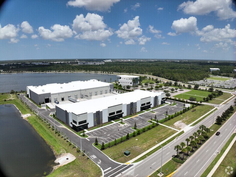 4071 Lakewood Ranch Blvd N, Lakewood Ranch, FL à louer – Image 2 sur 16