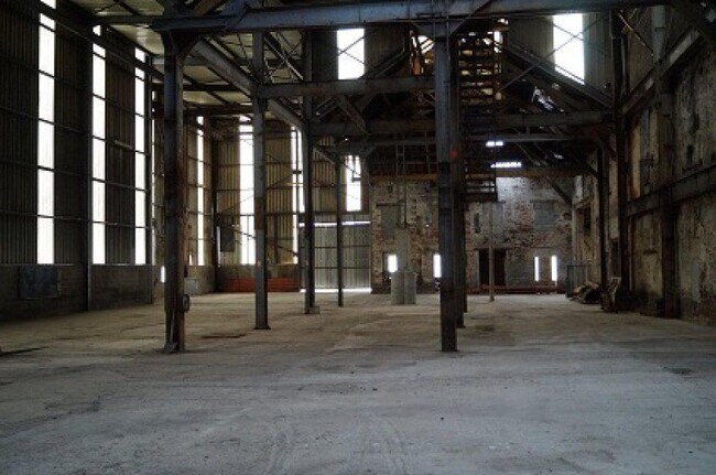 Plus de détails pour Local d'activités à louer