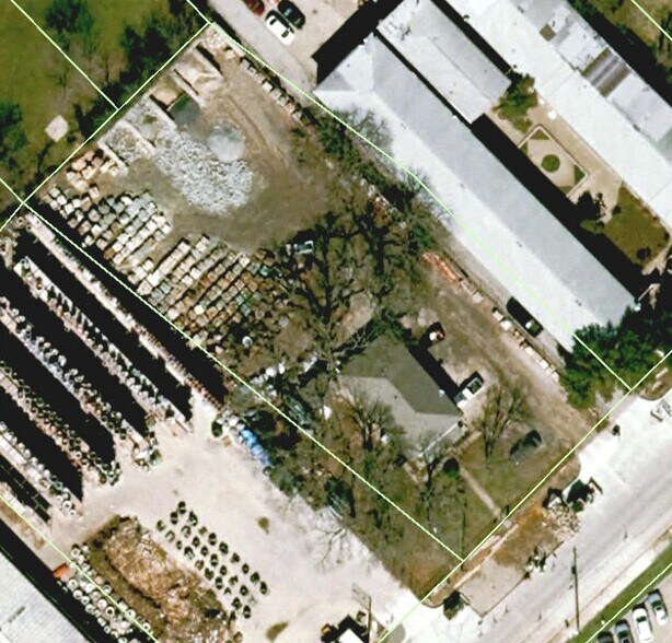 2115 Empire Central, Dallas, TX à louer - Photo de l’immeuble – Image 2 sur 2