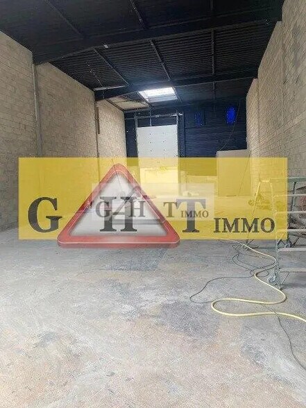 Industriel/Logistique dans Villecresnes à vendre - Photo intérieure – Image 2 sur 2