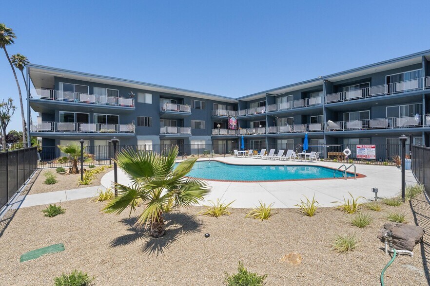 2051 Shoreline Dr, Alameda, CA à vendre - Photo de l’immeuble – Image 2 sur 27