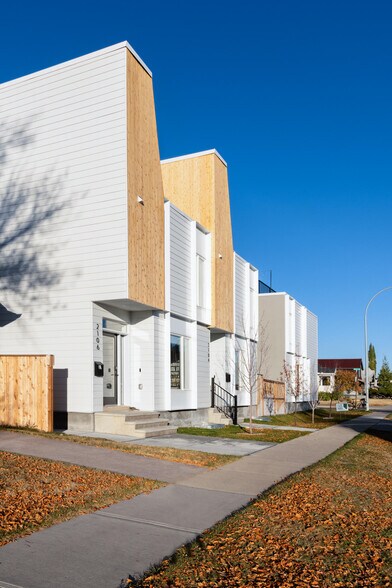 2104 5 Ave NW, Calgary, AB à vendre - Photo de l’immeuble – Image 2 sur 11