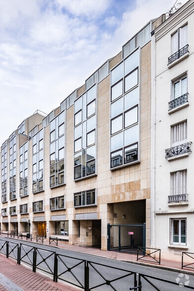 110 Rue Jules Guesde, Levallois-Perret à louer - Photo de l’immeuble – Image 2 sur 3