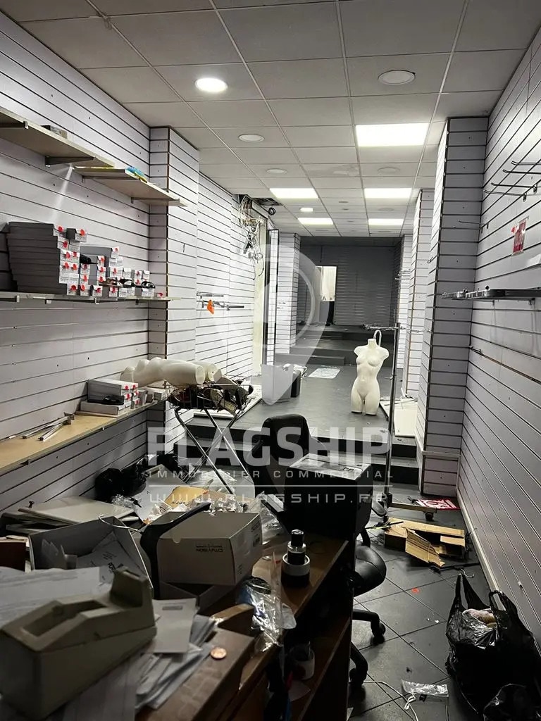 Local commercial dans Paris à vendre Photo intérieure– Image 1 sur 5