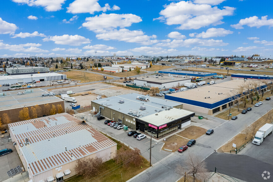 2320 2nd Ave SE, Calgary, AB à louer - Aérien – Image 2 sur 6