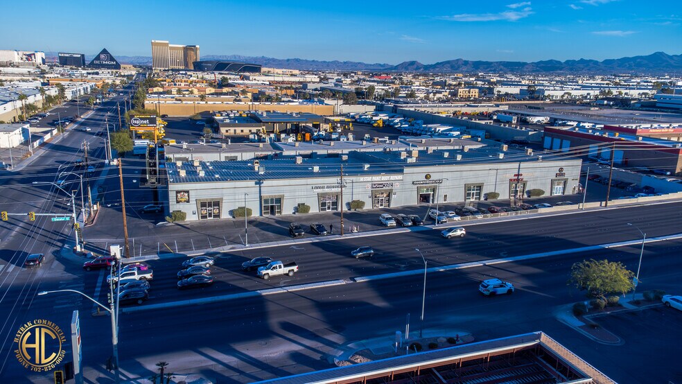 4851 W Hacienda Ave, Las Vegas, NV à louer - Photo de l’immeuble – Image 1 sur 7