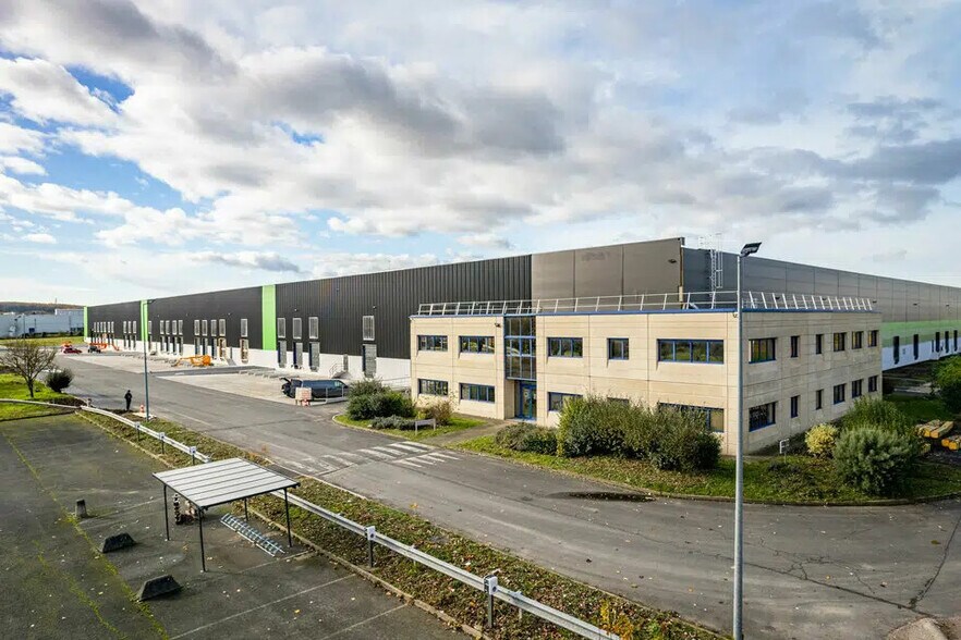 Industriel/Logistique dans Allonne à louer - Photo de l’immeuble – Image 2 sur 8