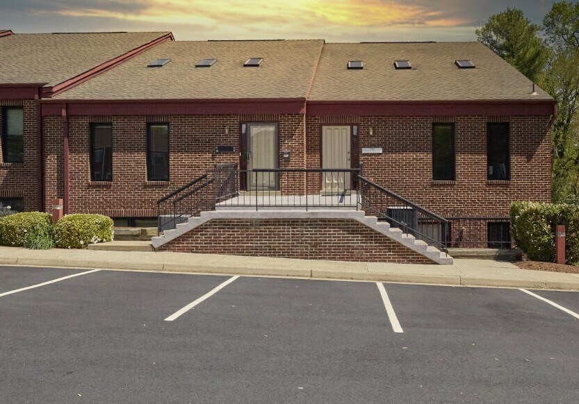 2555-2575 Chain Bridge Rd, Vienna, VA à louer - Photo de l’immeuble – Image 3 sur 17