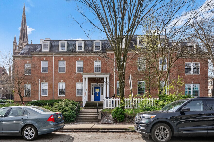 5618 Kentucky Ave, Pittsburgh, PA à vendre - Photo de l’immeuble – Image 1 sur 8