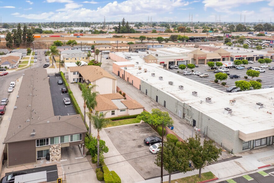 3301 E Artesia Blvd, Long Beach, CA à vendre - Photo principale – Image 1 sur 21