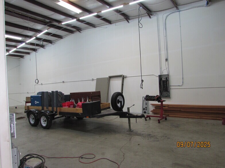 2185 Kenyon Dr, Redding, CA à vendre - Photo de l’immeuble – Image 3 sur 9