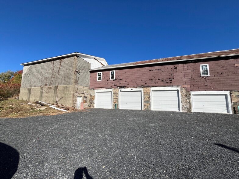 271 Milton Tpke, Milton, NY à louer - Photo de l’immeuble – Image 2 sur 4