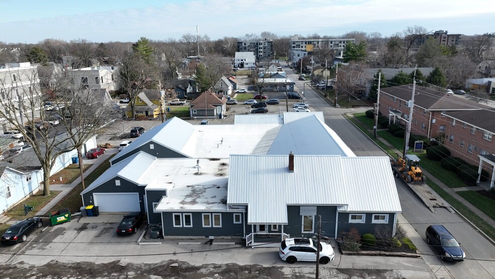 710 E 64th St, Indianapolis, IN à vendre - Photo de l’immeuble – Image 3 sur 45