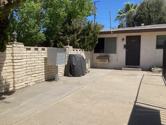 1152-1168 Villa St, Riverside, CA à vendre - Photo de l’immeuble – Image 2 sur 5