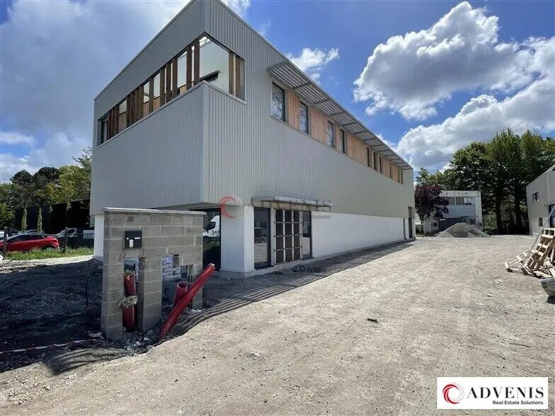 Local d’activités dans Gradignan à louer - Photo de l’immeuble – Image 1 sur 7